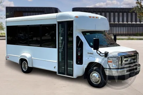 White 2019 Glaval PRIMETIME for sale in Ozark, MO