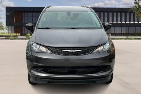 Photos of 2021 Chrysler VOYAGER for sale in Ozark, MO at Master's Transportation - Springfield