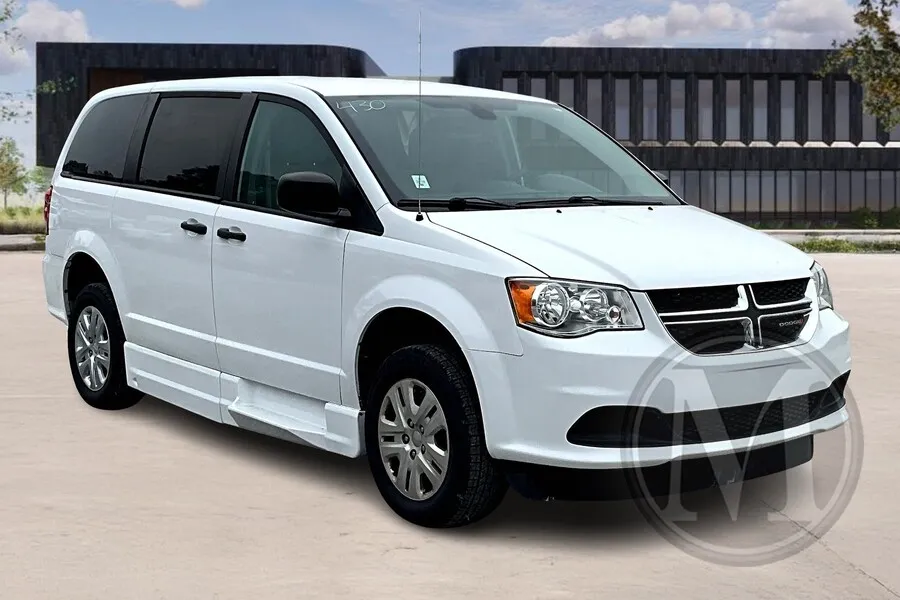 White 2019 Dodge Grand Caravan for sale in Ozark, MO