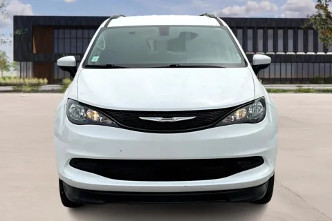 Photos of 2021 Chrysler VOYAGER for sale in Ozark, MO at Master's Transportation - Springfield