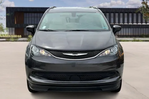 Photos of 2021 Chrysler VOYAGER for sale in Ozark, MO at Master's Transportation - Springfield