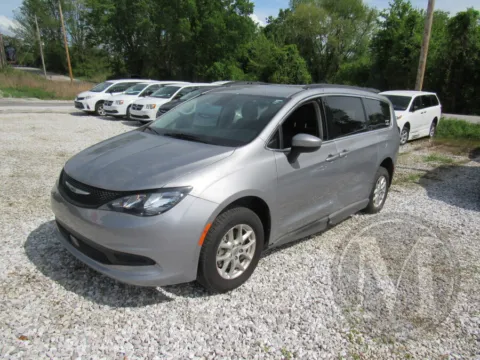Silver 2021 Chrysler VOYAGER for sale in Ozark, MO