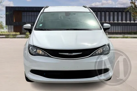 White 2021 Braun Minivan for sale in Ozark, MO