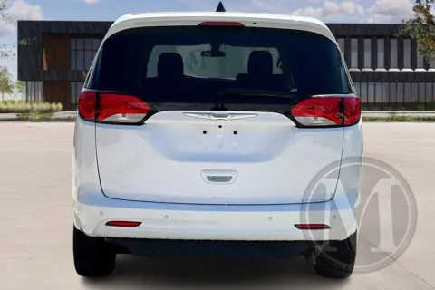 More photos of 2020 Braun Minivan at Master's Transportation - Springfield, MO