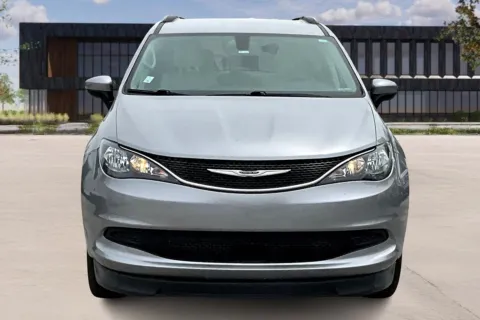 Photos of 2021 Chrysler VOYAGER for sale in Ozark, MO at Master's Transportation - Springfield