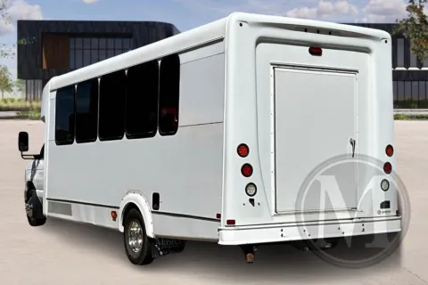 More photos of 2019 Ford E450 at Master's Transportation - Denver, CO