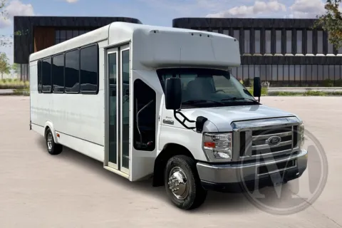 White 2018 Ford E450 for sale in Denver, CO