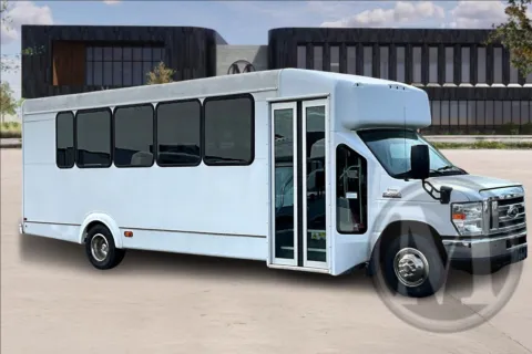 White 2017 Ford E450 for sale in Capitol Heights, MD