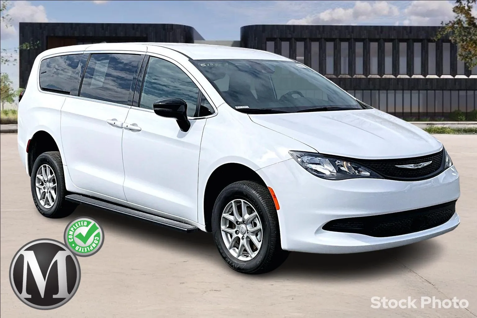 2025 Chrysler Voyager LX's photo