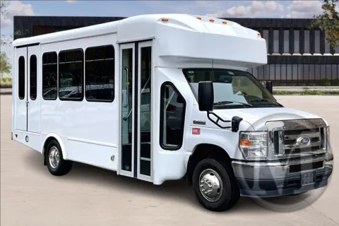 White 2023 Ford E450 E-450 SD for sale in Capitol Heights, MD