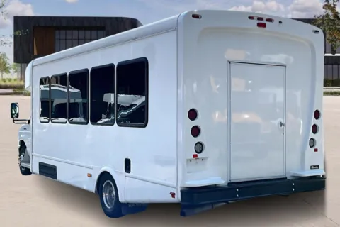 More photos of 2022 Ford E450 E-450 SD at Master's Transportation - Washington, D.C., MD