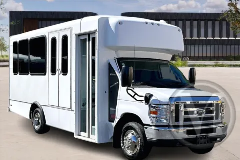 White 2018 Ford E350 for sale in Capitol Heights, MD