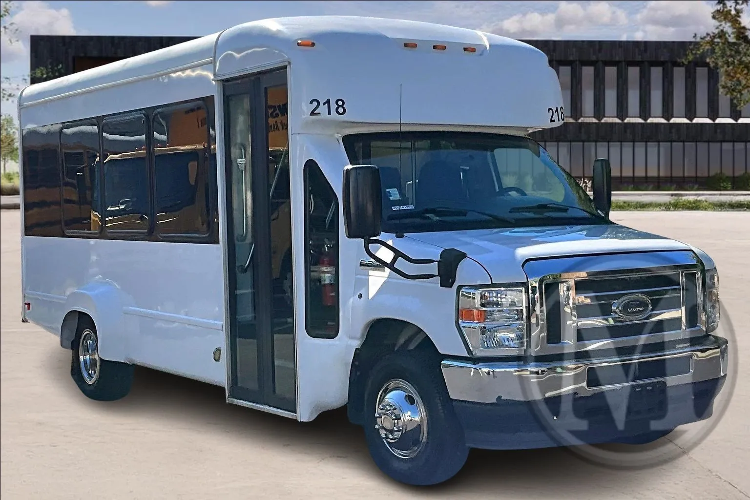 2022 Ford E350