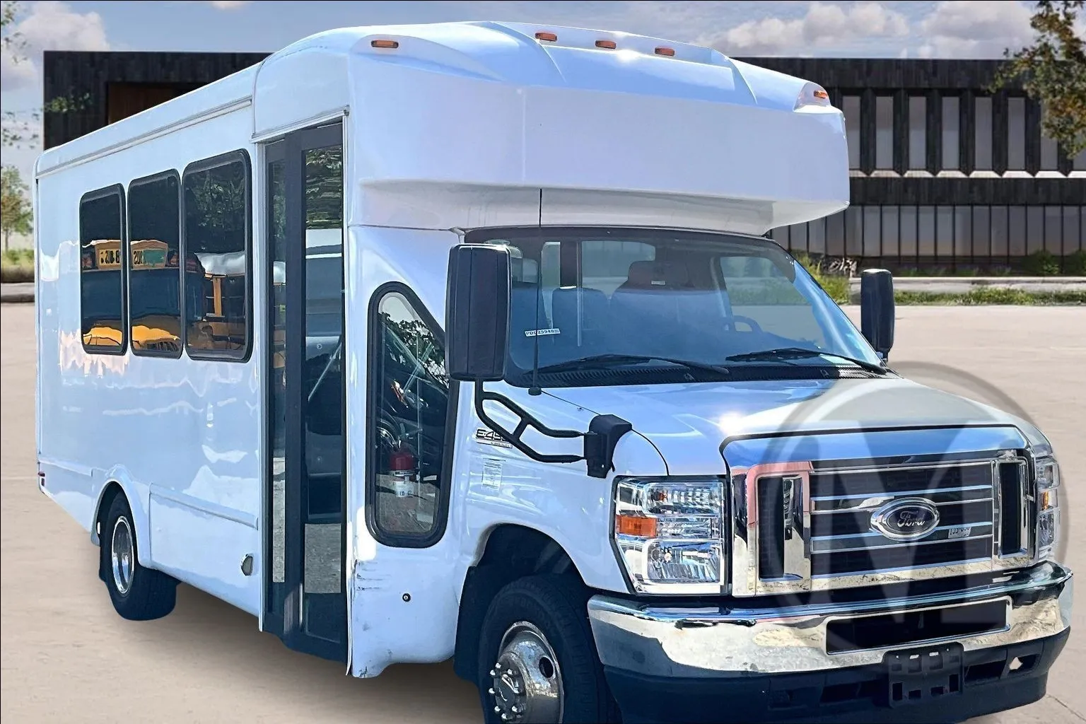 2023 Ford E450