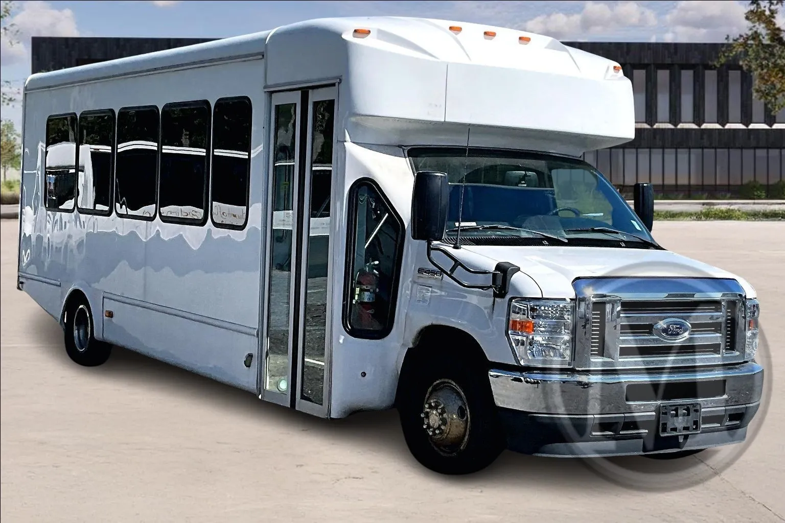 White 2023 Ford E450 for sale in Capitol Heights, MD
