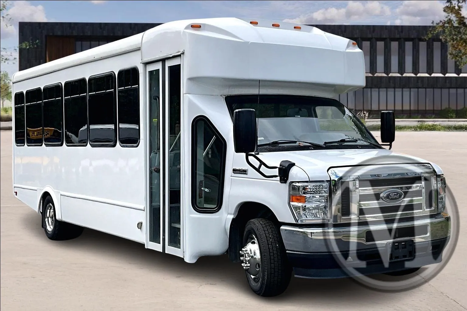 2024 Ford E-Series Cutaway Base