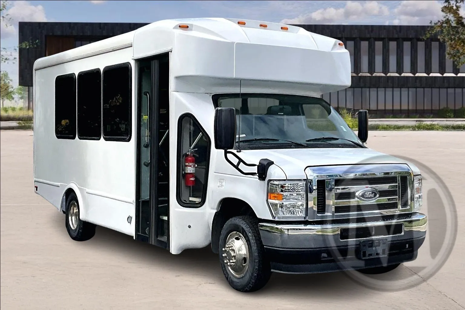White 2024 Ford E450 for sale in Capitol Heights, MD