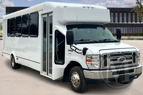 White 2017 Ford E450 for sale in Irving, TX