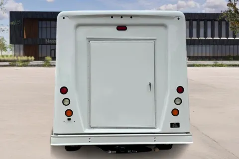 More photos of 2017 Ford E450 at Master's Transportation - Dallas/Fort Worth, TX