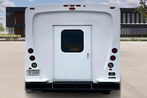 More photos of 2022 Ford E350 at Master's Transportation - Dallas/Fort Worth, TX