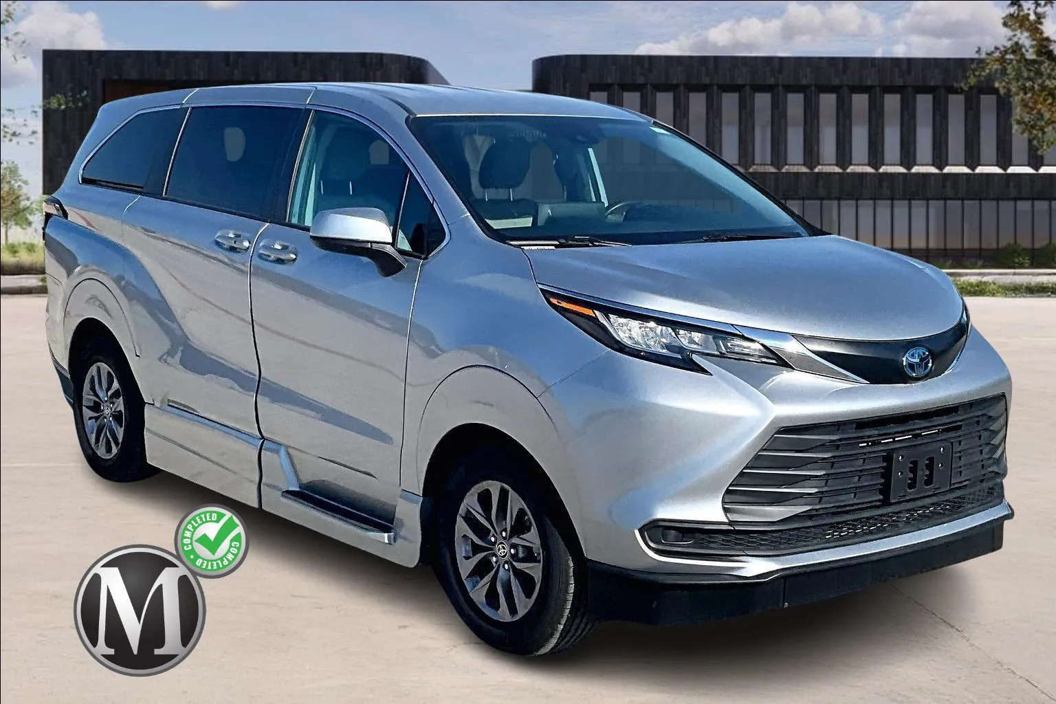 Silver 2022 Toyota SIENNA for sale in Irving, TX