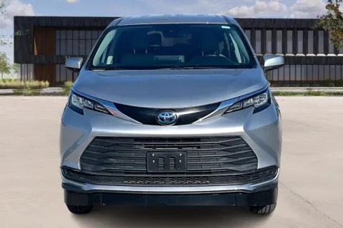 Photos of 2022 Toyota SIENNA for sale in Irving, TX at Master's Transportation - Dallas/Fort Worth