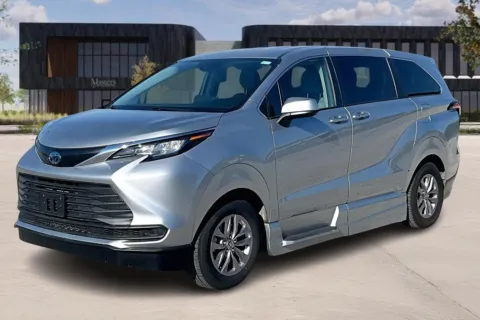Another view of 2022 Toyota SIENNA for sale in Irving, TX at Master's Transportation - Dallas/Fort Worth