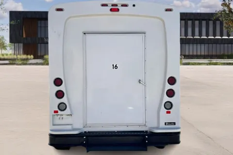 More photos of 2022 Ford E350 at Master's Transportation - Dallas/Fort Worth, TX