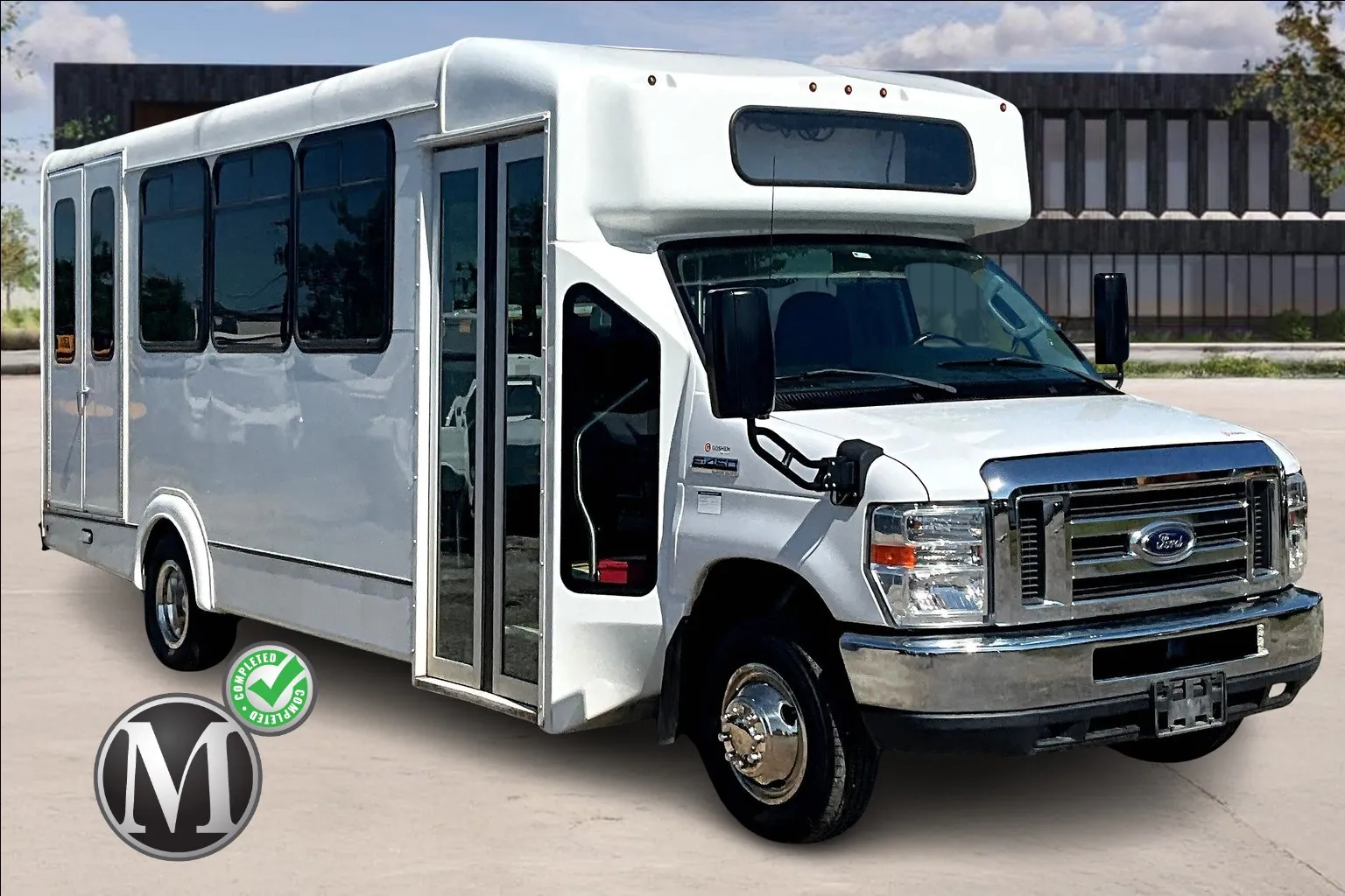 White 2019 Ford E450 for sale in Irving, TX
