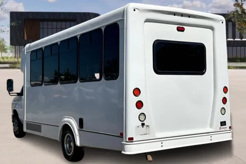 More photos of 2019 Ford E450 at Master's Transportation - Dallas/Fort Worth, TX