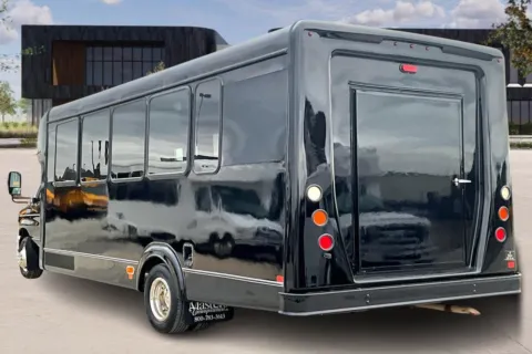 More photos of 2018 Ford E450 at Master's Transportation - Dallas/Fort Worth, TX