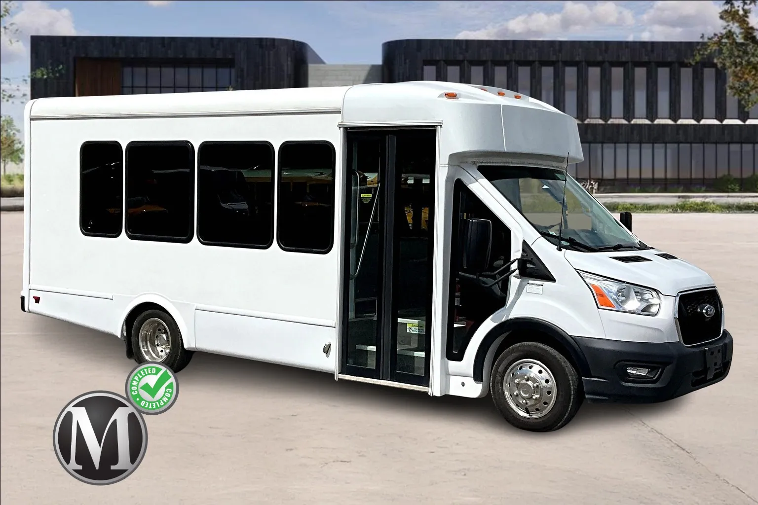 2022 Ford Transit Cutaway Base's photo