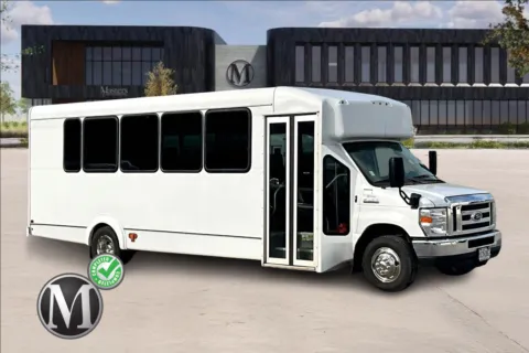 White 2019 Ford E450 for sale in Nashville, TN