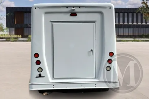 More photos of 2019 Ford E450 at Master's Transportation - Nashville, TN