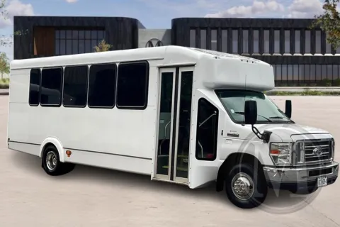 White 2019 Ford E450 for sale in Nashville, TN
