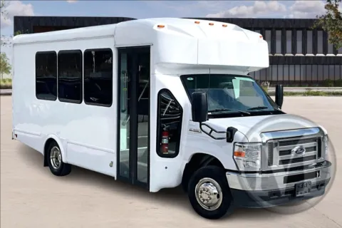 White 2023 Ford E350 E-350 SD for sale in Nashville, TN