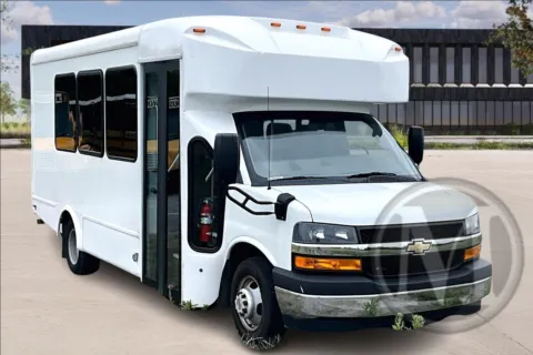 White 2022 Chevrolet G3500 for sale in Nashville, TN
