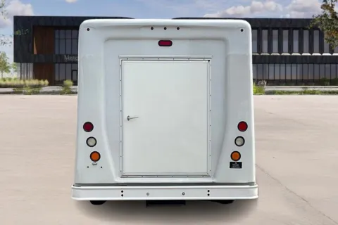 More photos of 2017 Ford E450 E-450 SD at Master's Transportation - Nashville, TN