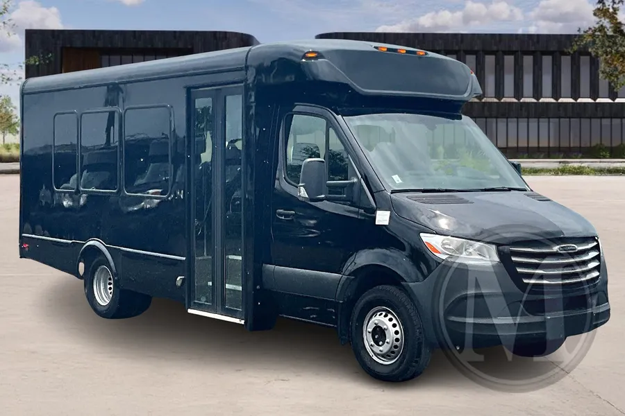 Black 2021 Freightliner Sprinter for sale in Orlando, FL