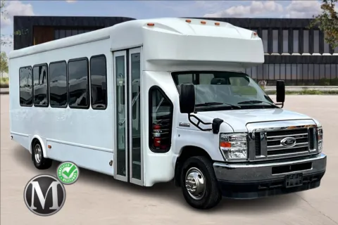 White 2022 Ford E450 for sale in Orlando, FL