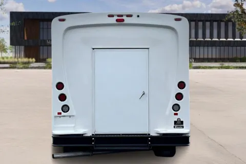 More photos of 2022 Ford E450 at Master's Transportation - Orlando, FL