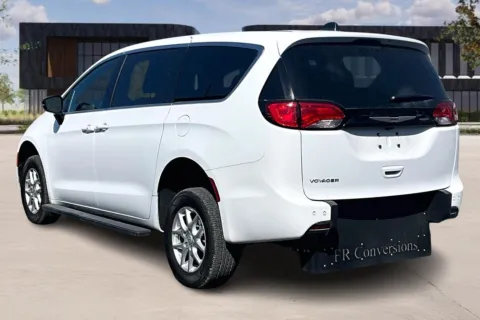 More photos of 2025 Chrysler VOYAGER at Master's Transportation - Orlando, FL
