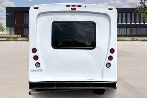 More photos of 2022 Ford E450 at Master's Transportation - Orlando, FL