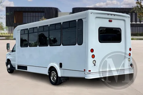 More photos of 2018 Goshen Impulse at Master's Transportation - Orlando, FL
