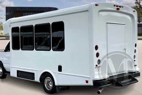 More photos of 2023 Ford E450 at Master's Transportation - Atlanta, GA