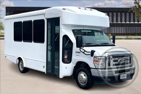 White 2023 Ford E350 E-350 SD for sale in College Park, GA