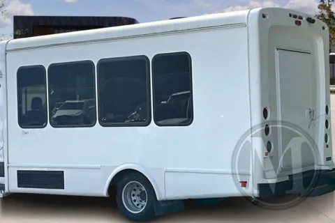 More photos of 2022 Glaval Commute at Master's Transportation - Atlanta, GA