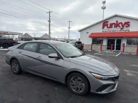 Silver 2024 Hyundai Elantra SEL for sale in Grove City, OH