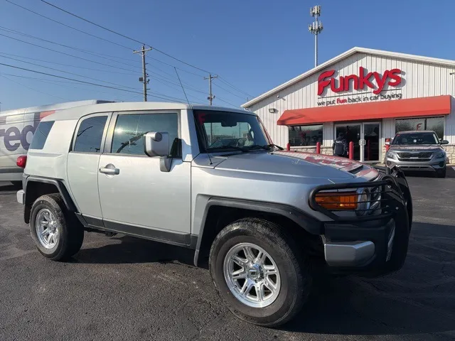 2007 Toyota FJ Cruiser Base's photo