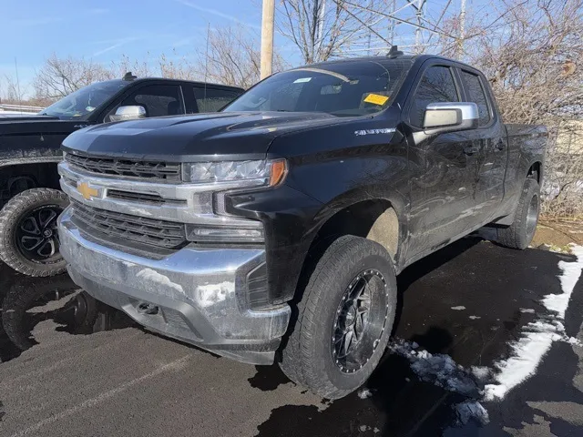Black 2020 Chevrolet Silverado 1500 LT for sale in Grove City, OH